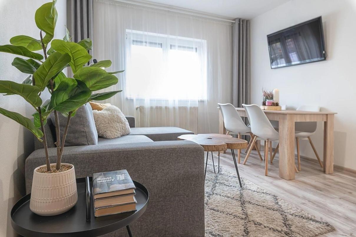 Apartmany Minata Liptovský Mikuláš エクステリア 写真